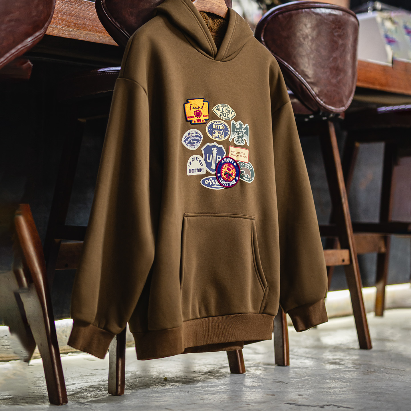 マデン ヴィンテージ メンズ 刺繍バッジ付きフーディー ブラ - Sherpa Hoodie Fleece のレビューと価格
